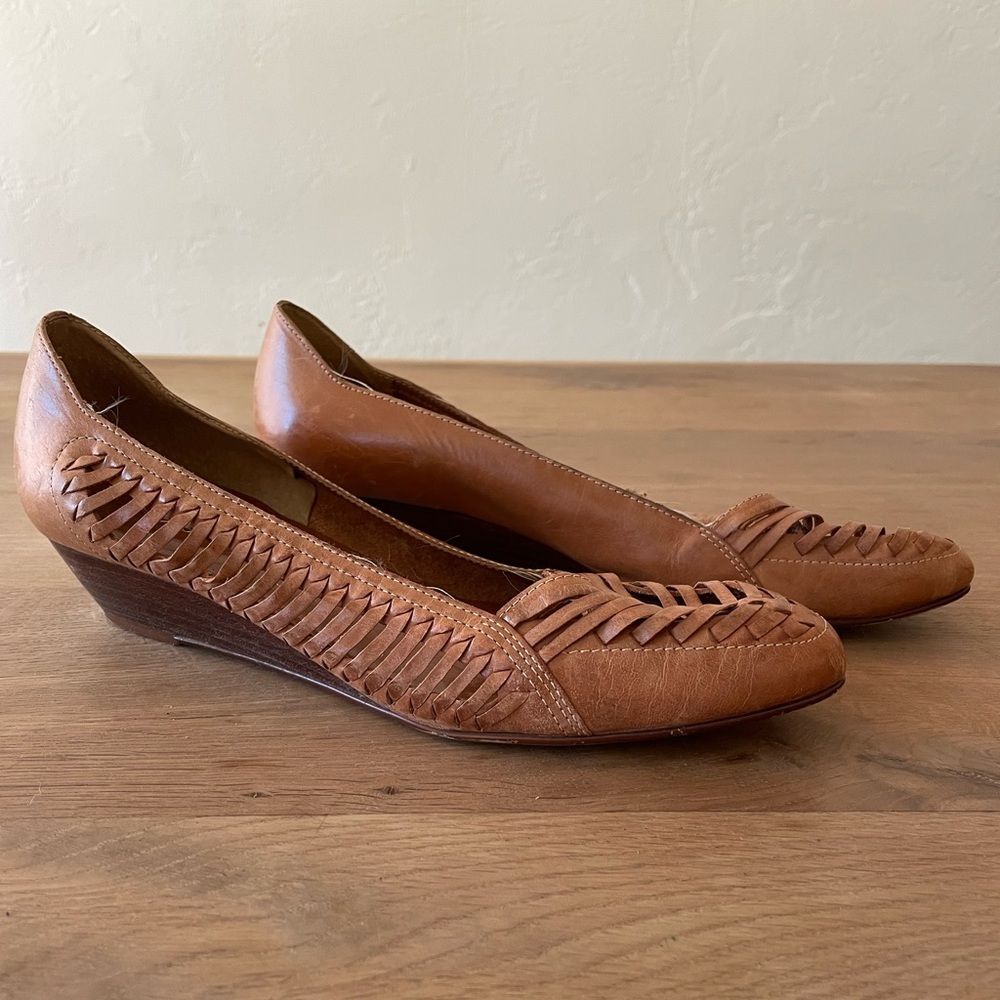 Vintage 9 West Tan Wedge Flats